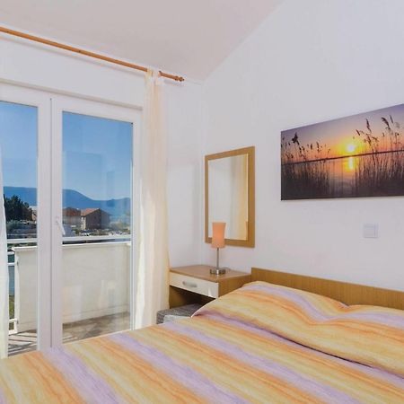 Nice Apartment In Blace With Wifi Exteriör bild